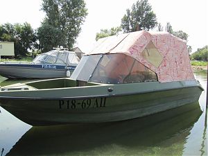 Катер "River Boat"